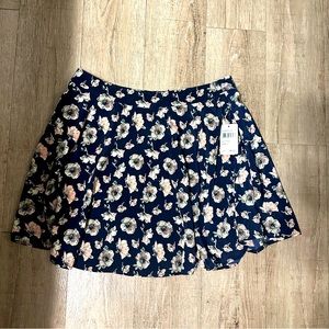 Lush Skirt Size Large
